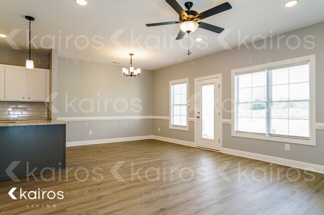 Foto del edificio - 3708 Oak Leaf Wy