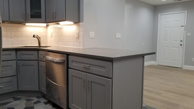 Foto del edificio - 4 Grieco Dr