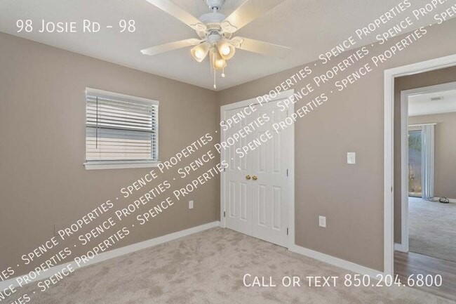 Foto del edificio - 98 Josie Rd