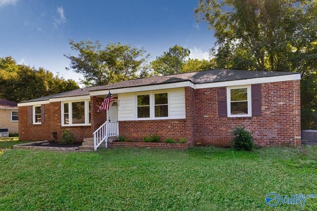 Foto del edificio - 4304 Lakeview Dr NW