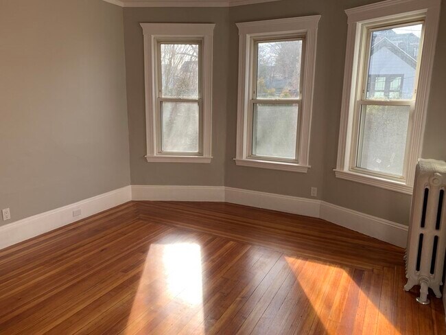 Building Photo - 87 Montclair Ave