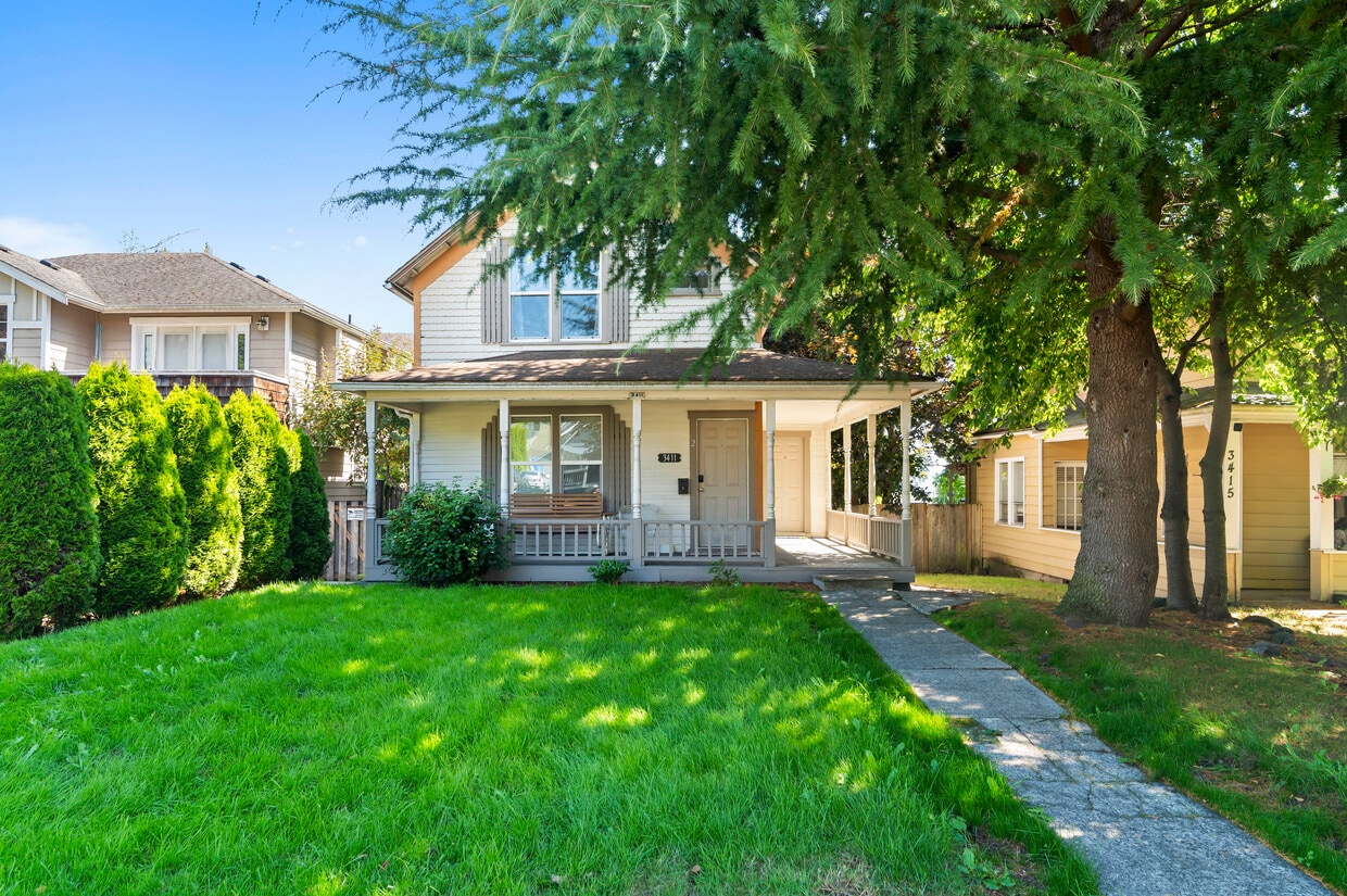 Primary Photo - 3411 Lombard Ave