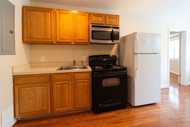Foto del edificio - In the heart of DC's Shaw Neighborhood 1 B...