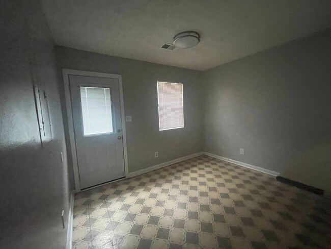 Foto del edificio - Now Leasing 2 Bedroom Duplex - Douglasville