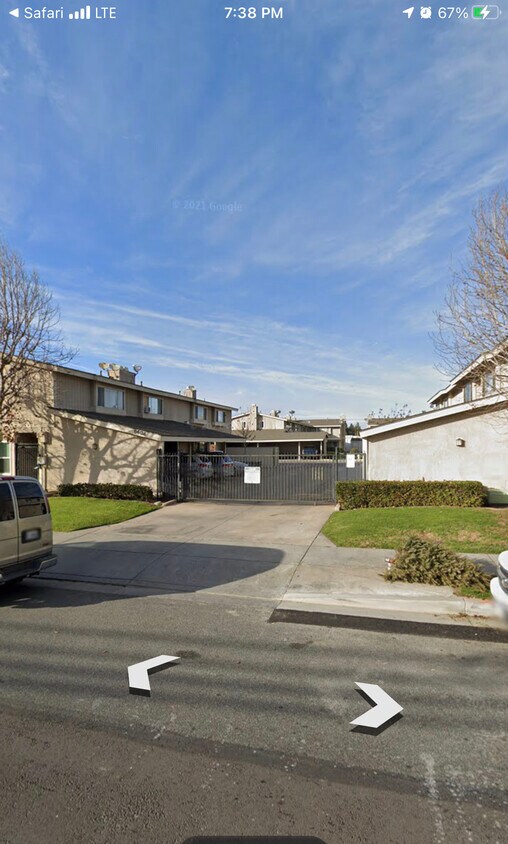 Primary Photo - 940 W 18th St