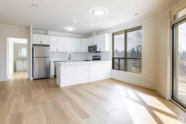 2BR, 2BA - 1,105SF - Dinning Room - 100 Eagle Street (Rivers Edge II)