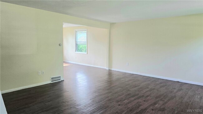 Foto del edificio - 185 Fairgreen Dr