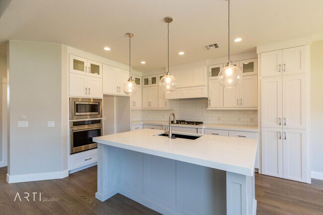 Building Photo - Fantastic 4-Bedroom Home in Little Valley ...