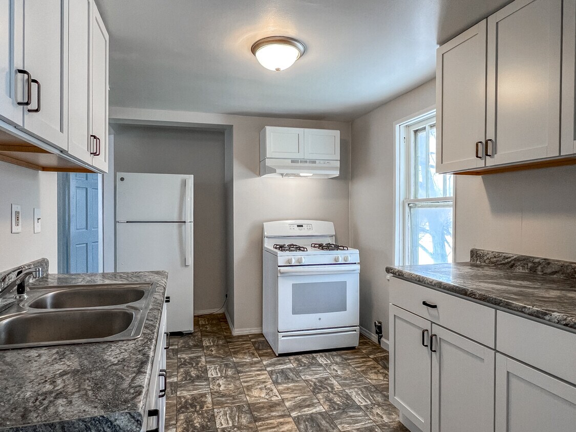 Foto principal - 617 W Baraga Ave