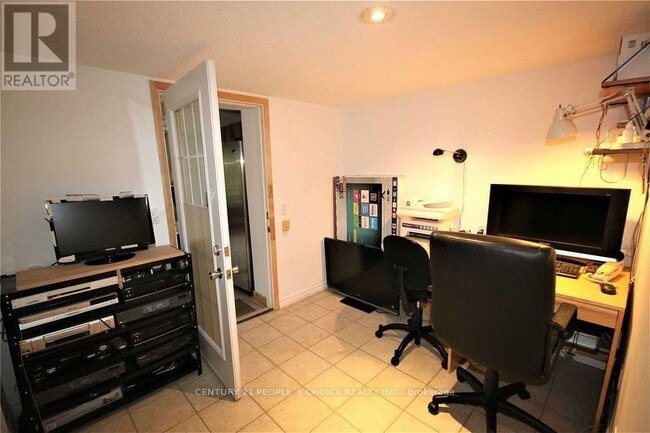 Photo du bâtiment - 44 Torrance Rd