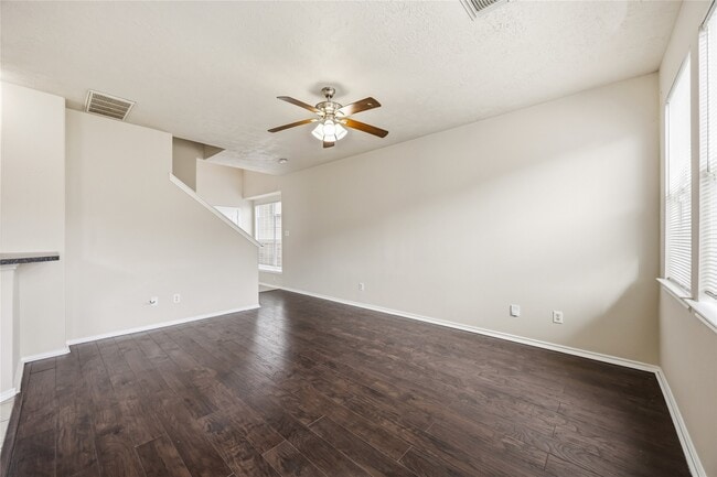 Building Photo - 14322 Mooreview Ln