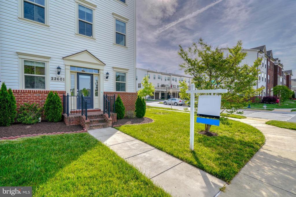 22601 Broadway Ave, Clarksburg, MD 20871 Townhome Rentals in