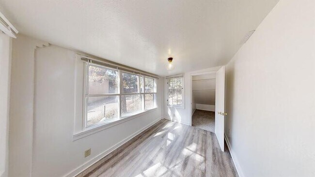 Building Photo - 1803 Cheyenne Blvd