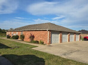 Building Photo - 63040 E 285 Ct
