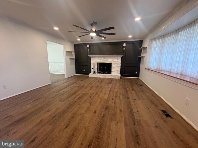 Building Photo - 119 E Padonia Rd