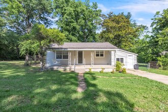 Building Photo - 508 Evergreen St