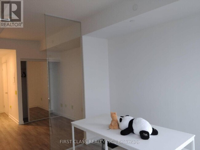 Photo du bâtiment - 77 Shuter St