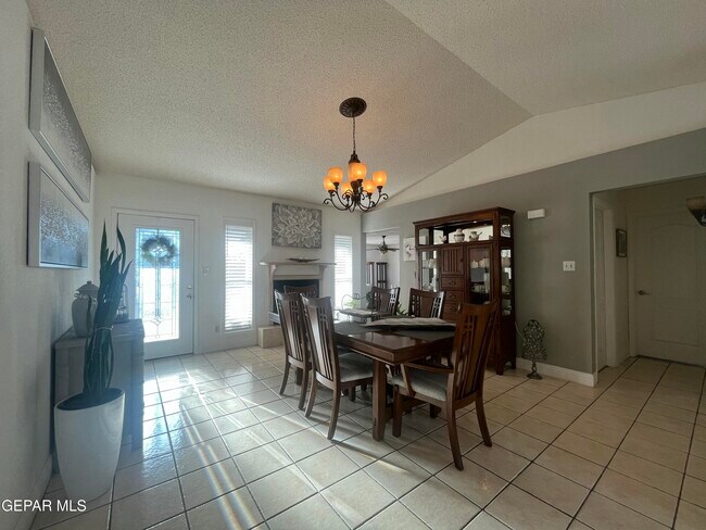 Building Photo - 157 Lago De Oro Dr