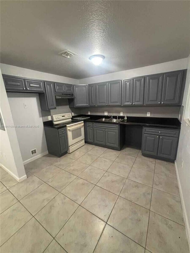 Foto principal - 14000 NE 2nd Ave