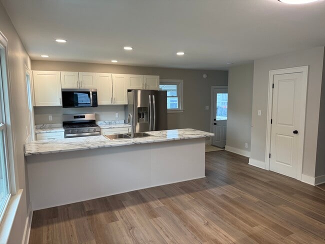 Kitchen - 2617 Carew St