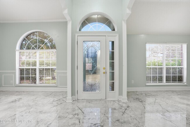 Foto del edificio - 2810 Sweetholly Dr