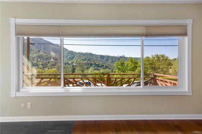 Building Photo - 1731 Golf Club Dr