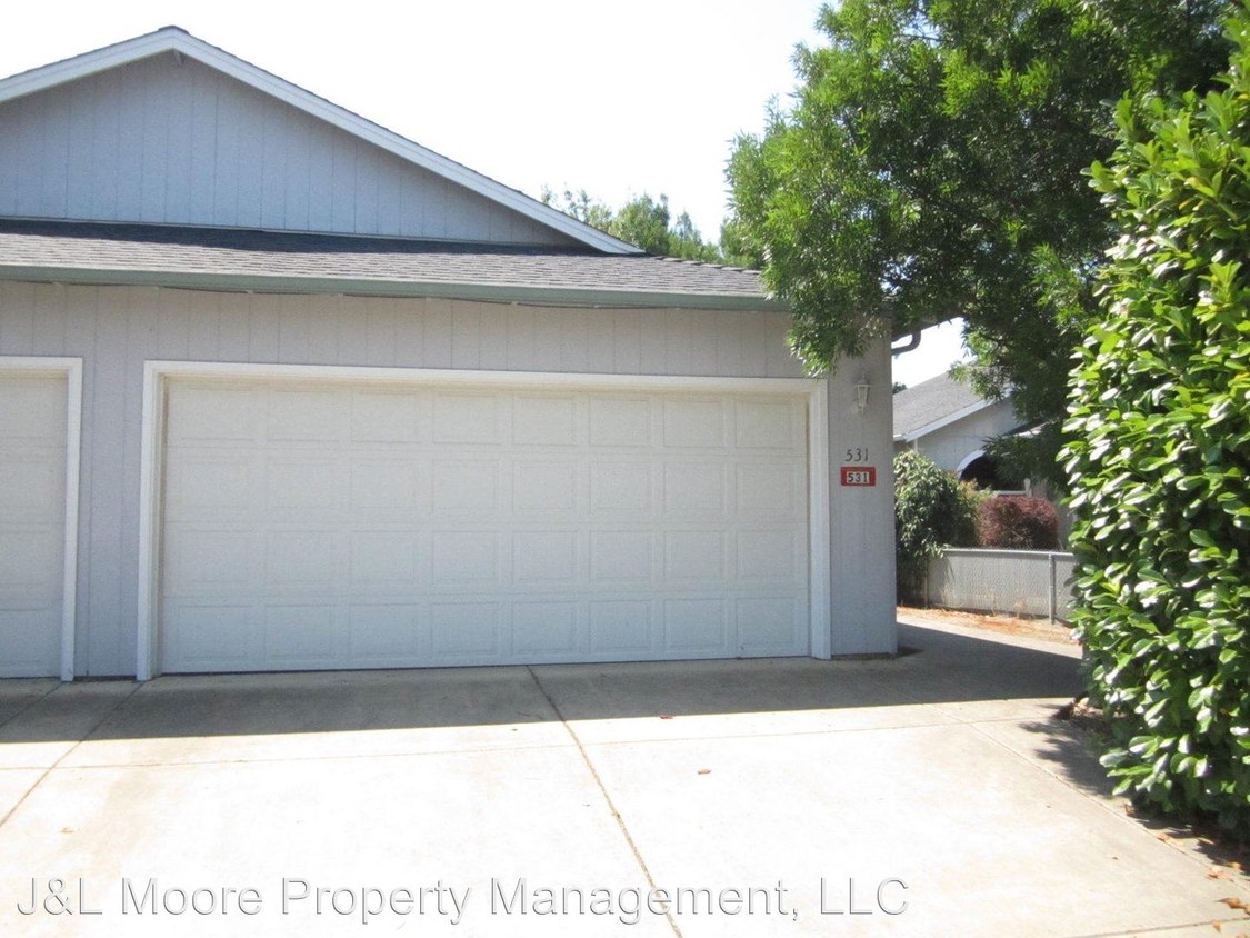Primary Photo - 531 Mountain View Dr