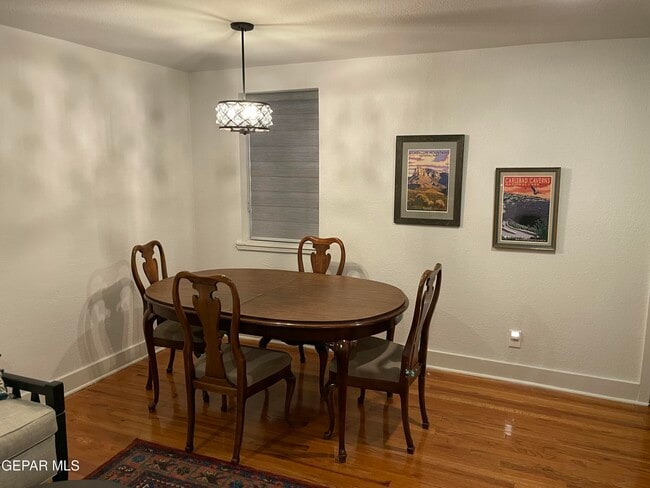 Foto del edificio - 1415 N Ochoa St