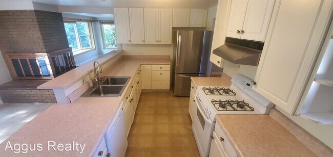 Building Photo - 3 br, 2 bath House - 4595 Saulsbury St.
