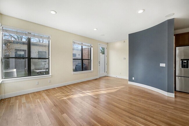 Foto del edificio - Gorgeous 3 bed 3.5 bath Home Available in Platt Park!