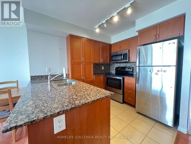 Photo du bâtiment - 830 Lawrence Ave W