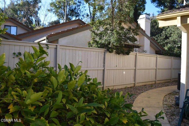 Building Photo - 609 Via Novella