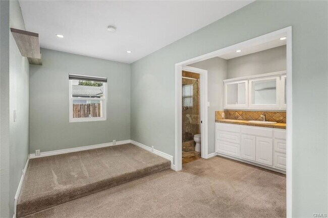 Foto del edificio - 5849 E Gossamer St