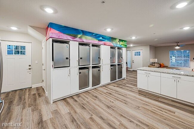 Building Photo - 9 br, 5 bath Apartment - 523 Nevada St