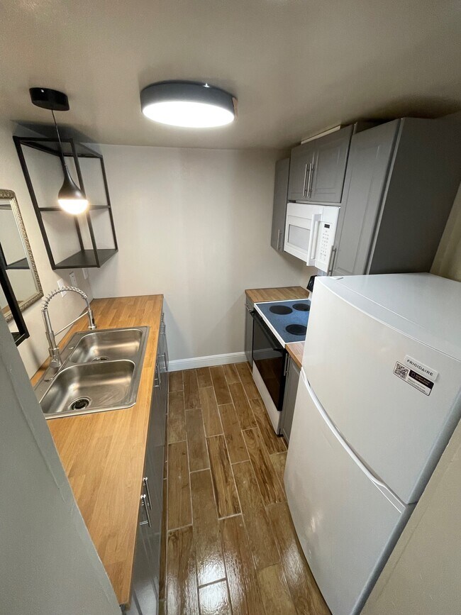 Foto del edificio - 833 W Stone St