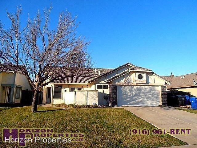 Primary Photo - 5913 Silver Shadow Cir