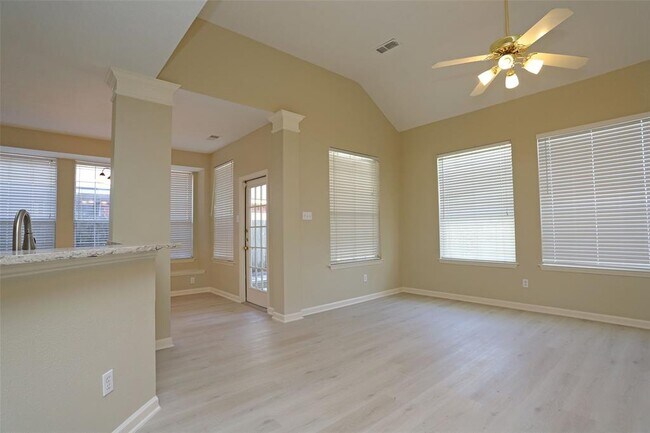 Foto del edificio - 7534 Orchard Hills Ln