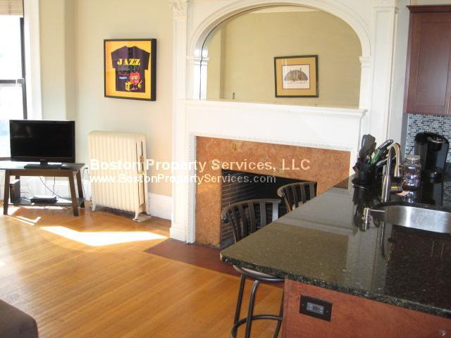 Building Photo - 43 Bay State Rd