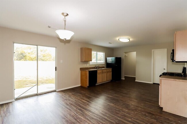 Building Photo - 7722 Galleon Field Ln