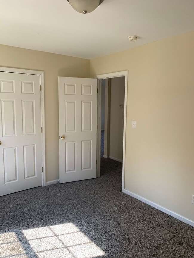 Building Photo - Beautiful Home located in Camden County and close to Water Access