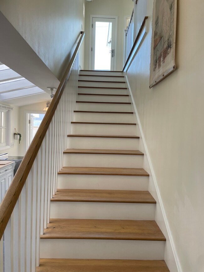 Building Photo - 16696 Bayview Dr