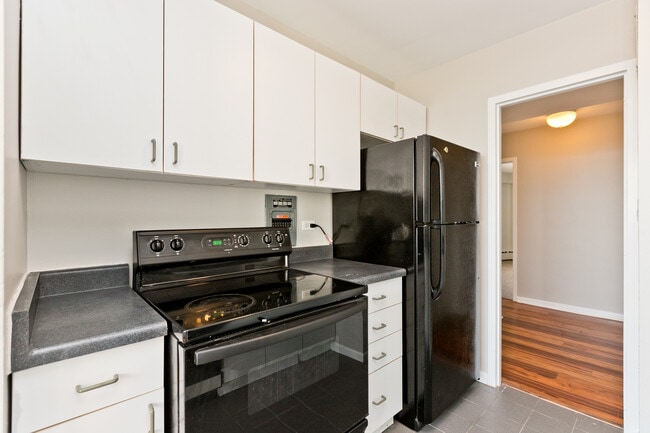 Foto del edificio - 3410 N Lake Shore Dr