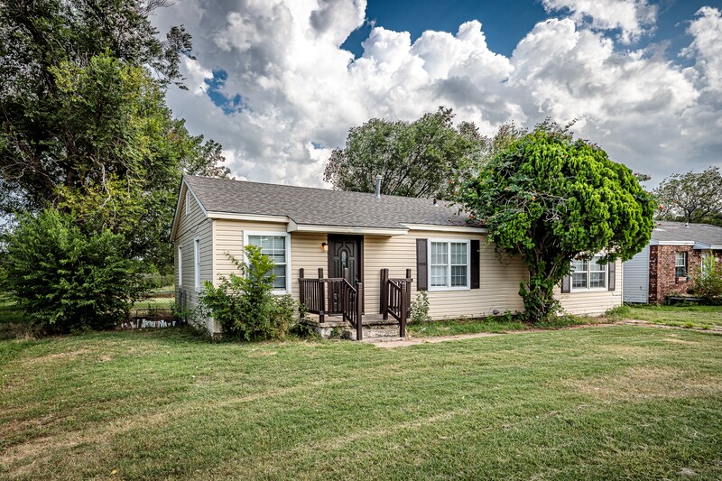 Foto principal - 3312 NW Liberty Ave