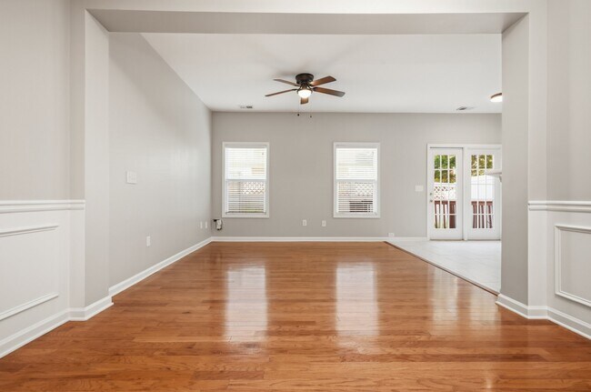 Building Photo - 1813 Willow Branch Ln