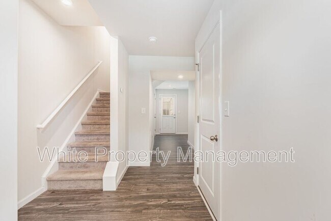 Foto del edificio - 929 Taybyn Rd