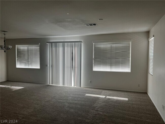 Building Photo - 5369 Panaca Spring St