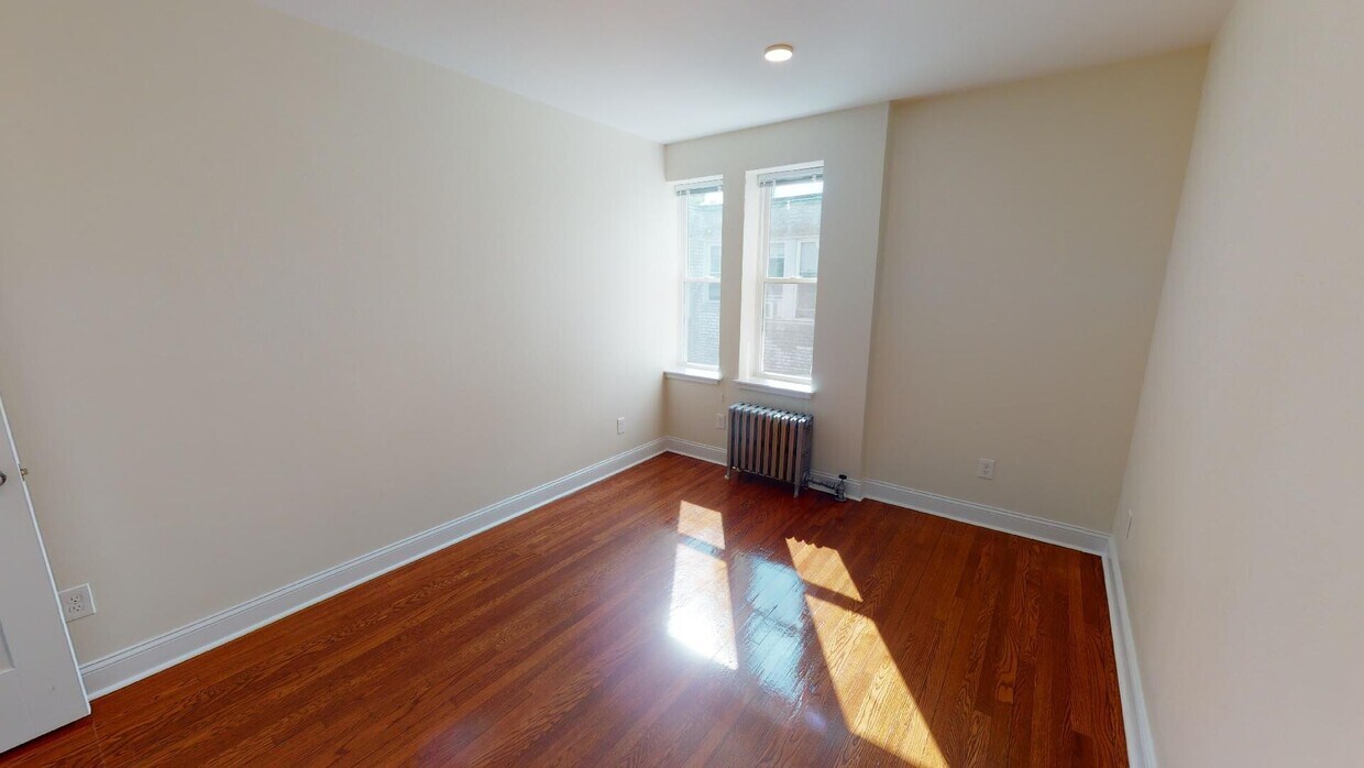 Primary Photo - 124 Sutherland Rd