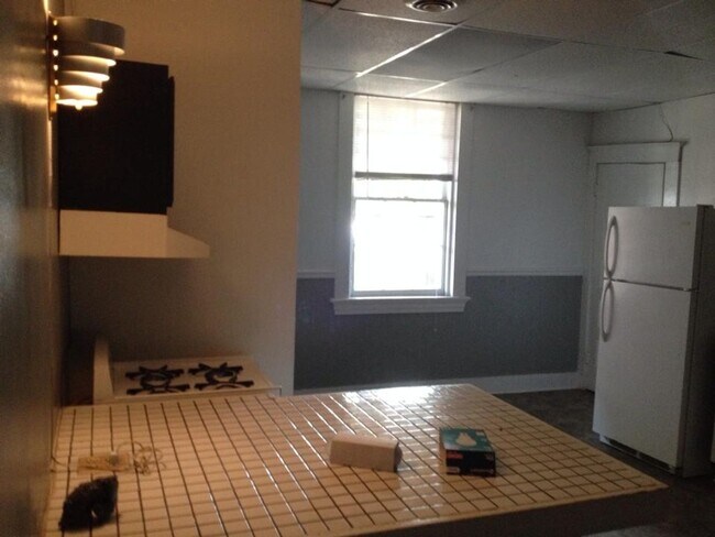 Building Photo - 121 S Stafford Ave