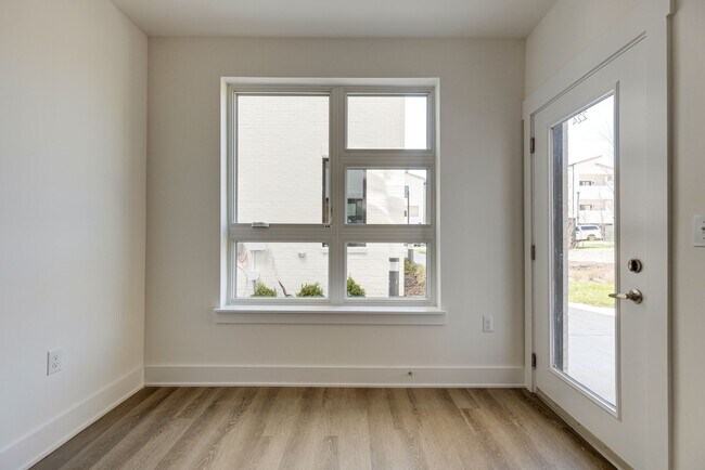 Building Photo - 542 Southgate Ave