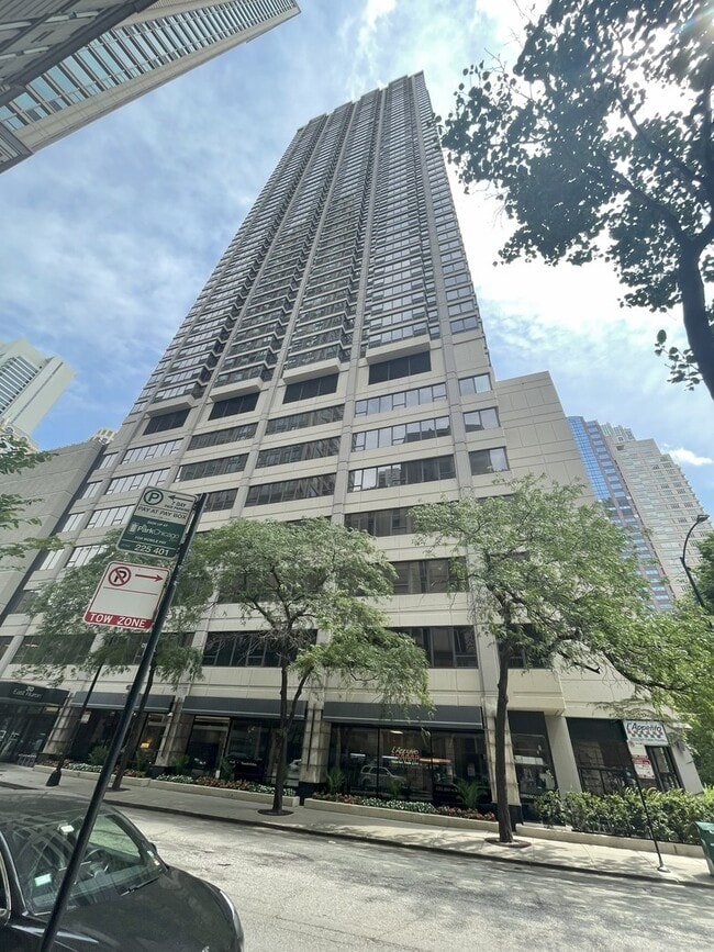 Building Photo - 30 E Huron St